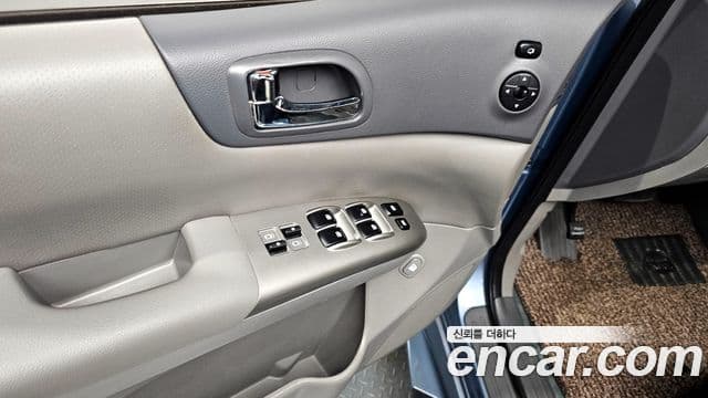 Kia Carnival R Premium, 2012 17