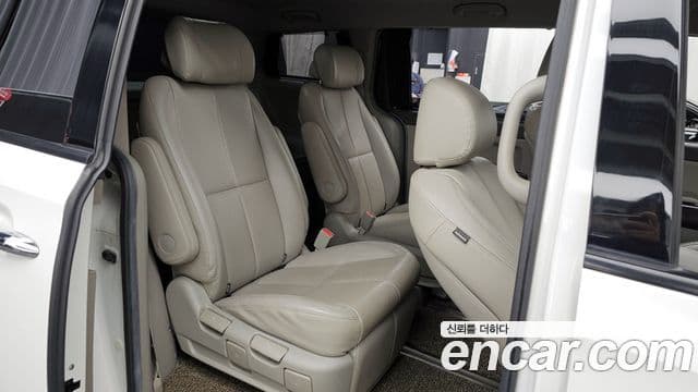 Kia All New Carnival VIP, 2016 12