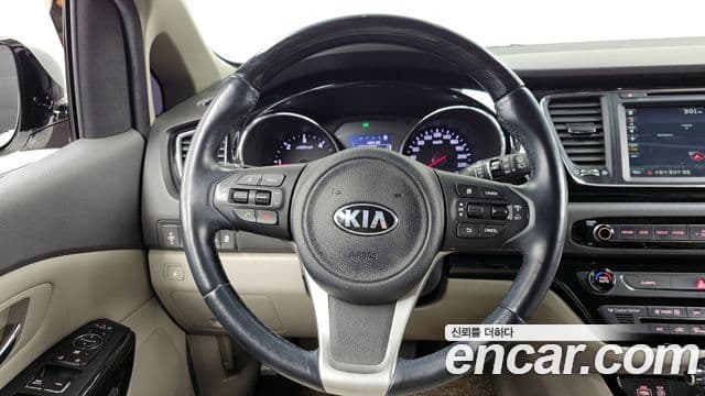 Kia All New Carnival VIP, 2016 13