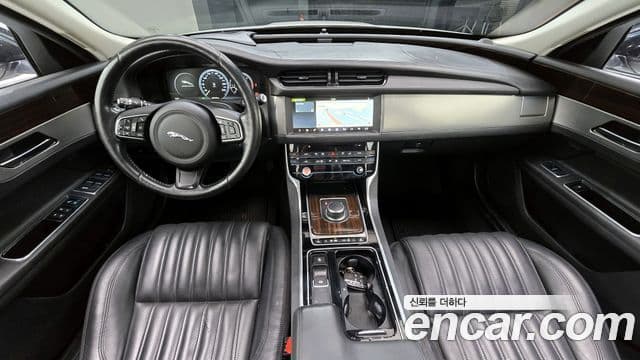 Jaguar XF (X260) 20d Portfolio, 2017 7