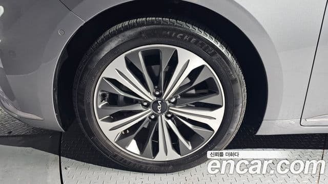 Kia K8 гибрид Signature, 2023 все фото