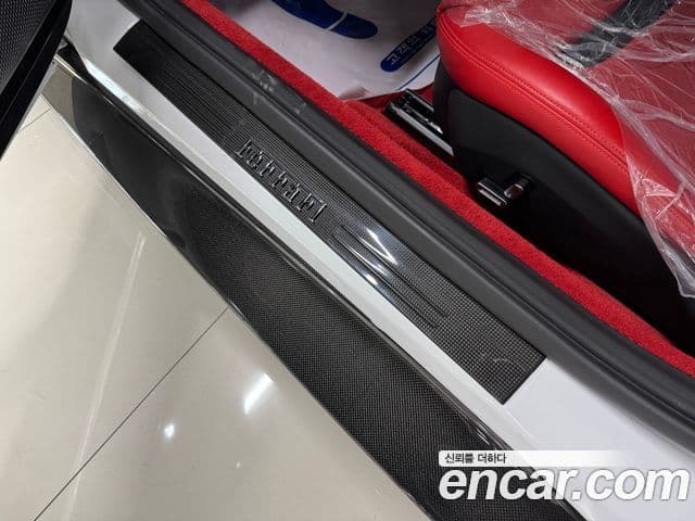 Ferrari 로마, 2021 15