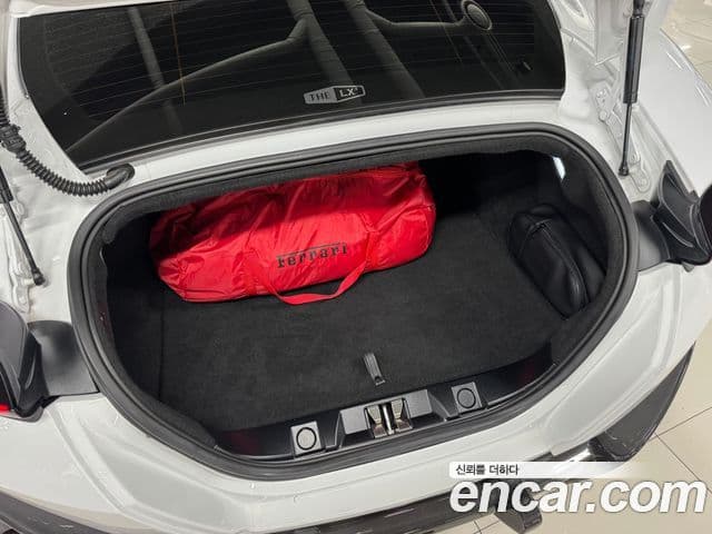 Ferrari 로마, 2021 16