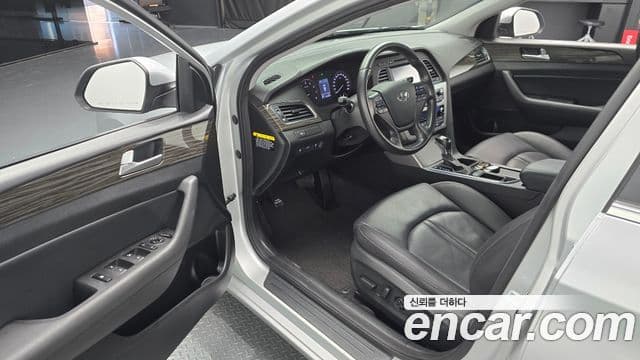 Hyundai LF Sonata 2.0 Smart, 2015 11