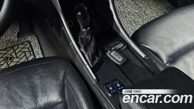 Hyundai Sonata гибрид Premier, 2012 9