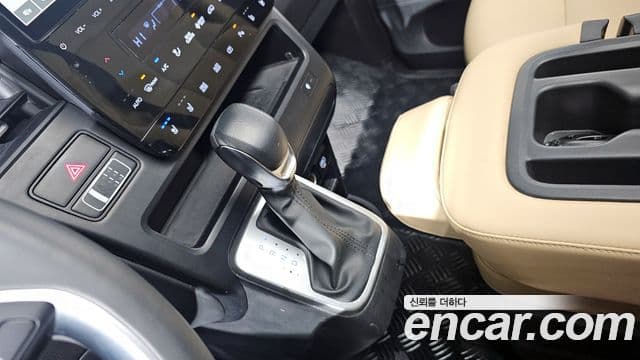 Hyundai Staria Modern, 2025 9