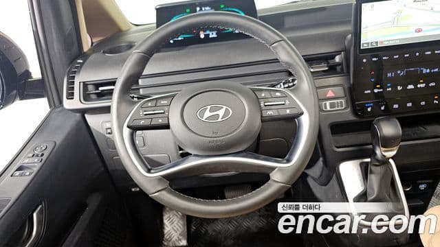 Hyundai Staria Modern, 2025 13