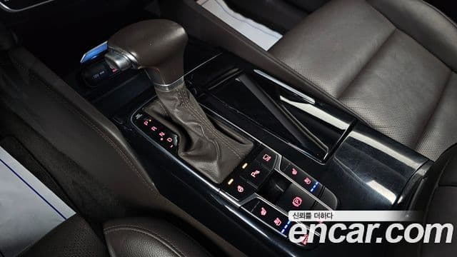 Kia All New K7 гибрид Noblesse, 2018 9