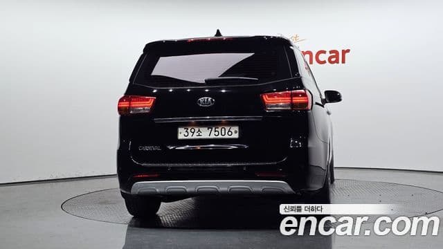 Kia All New Carnival Luxury, 2018 4