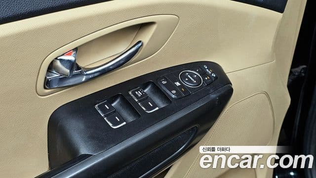 Kia All New Carnival Luxury, 2018 18