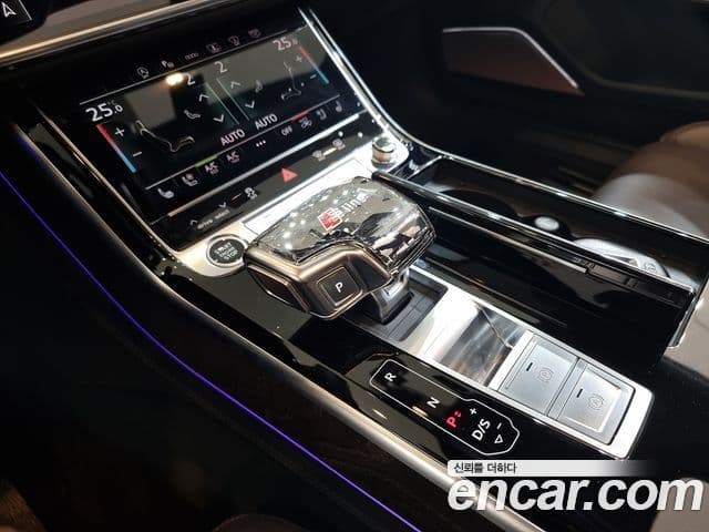 Audi A8 (D5) 55 TFSI Quattro Premium LWB, 2022 9