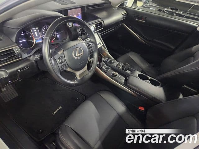 Lexus New IS300 Supreme, 2018 13