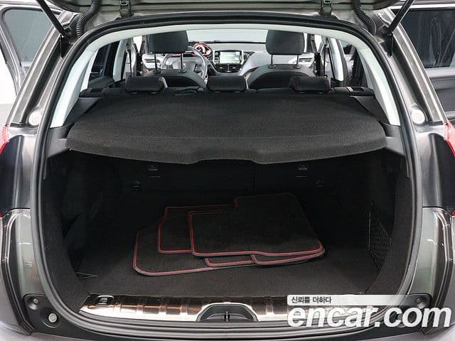 Peugeot 2008 1.5 BlueHDi GT Line, 2019 18