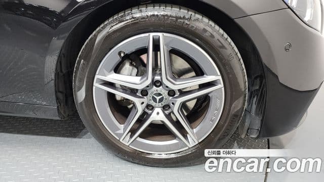 Mercedes-Benz E-класс W213 AMG Line, 2023 все фото