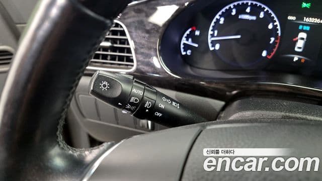 Hyundai Genesis Special, 2013 16