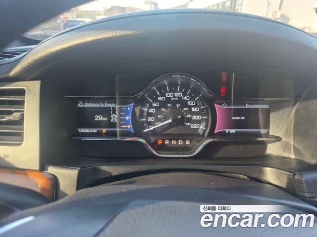 Lincoln New MKS, 2015 9