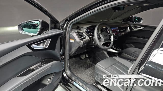 Audi Q4 e-Tron (F4), 2025 10