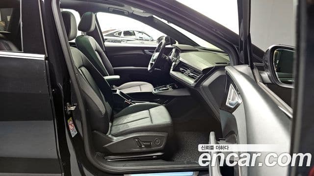 Audi Q4 e-Tron (F4), 2025 11