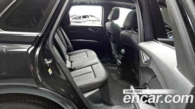 Audi Q4 e-Tron (F4), 2025 12