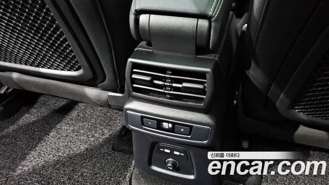 Audi Q4 e-Tron (F4), 2025 19