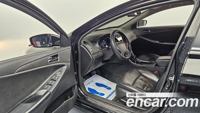 Hyundai YF Sonata LPI top, 2011 10