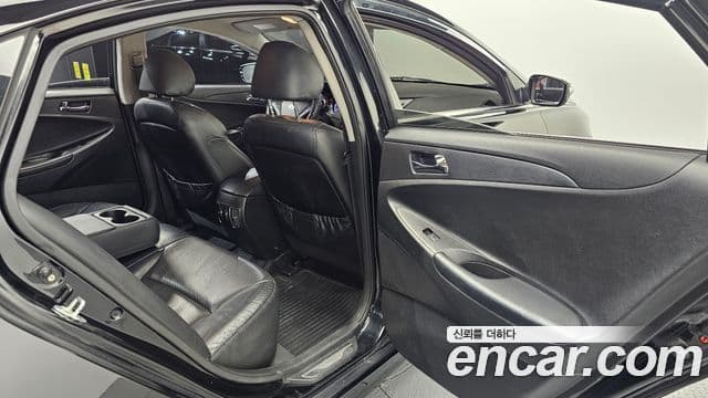 Hyundai YF Sonata LPI top, 2011 13