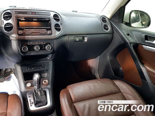 Volkswagen New Tiguan 5N, 2015 9