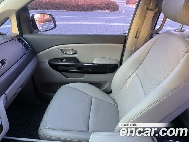 Kia All New Carnival Prestige, 2017 12