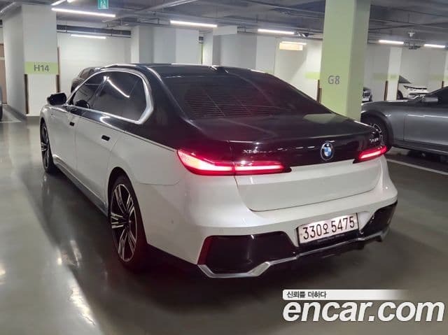 BMW 7시리즈 (G70) 750e xDrive M Sport, 2023 все фото