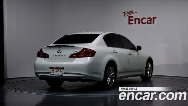 Infiniti G37 V36, 2011 2