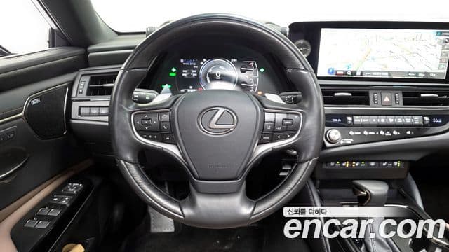 Lexus ES300h 7세대 Executive, 2025 13