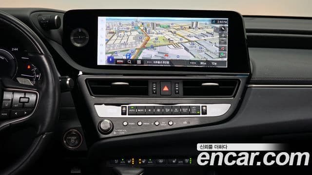 Lexus ES300h 7세대 Executive, 2025 14