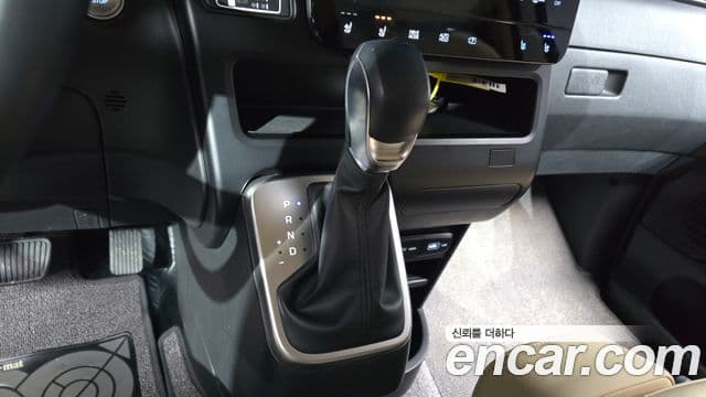 Hyundai Staria Modern, 2024 9