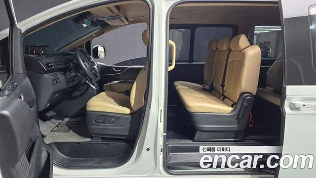 Hyundai Staria Modern, 2024 10