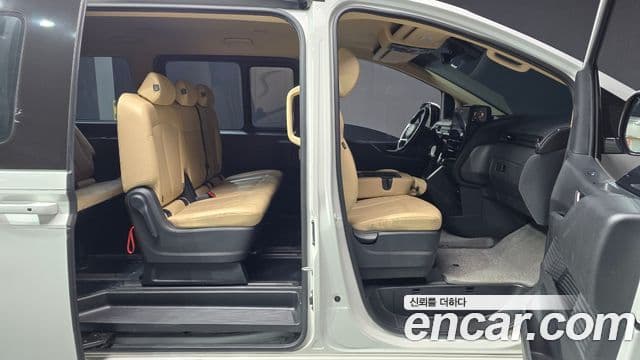 Hyundai Staria Modern, 2024 11