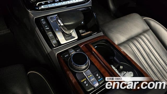 Genesis EQ900 Prestige, 2016 9