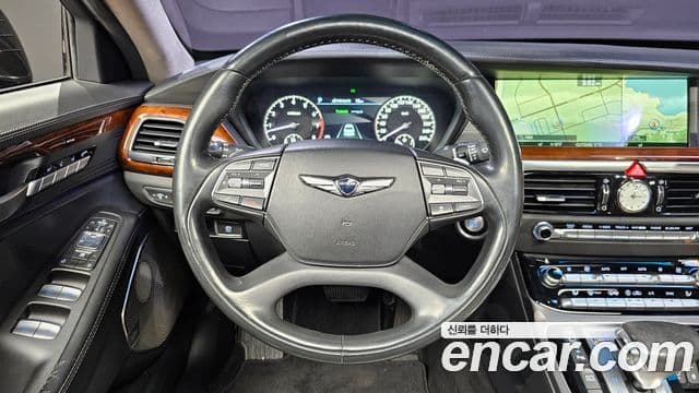 Genesis EQ900 Prestige, 2016 13