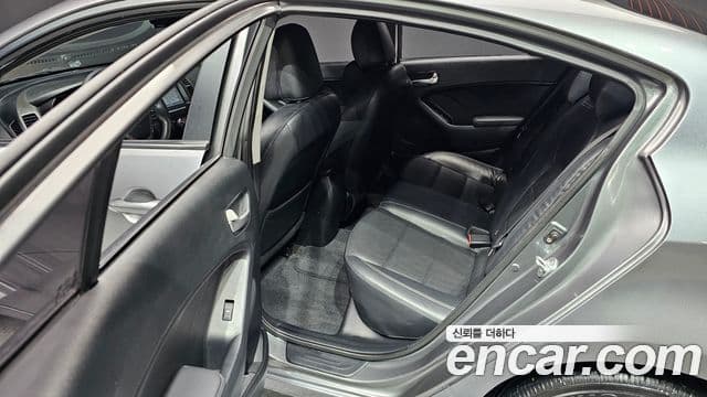 Kia K3 Deluxe, 2015 12