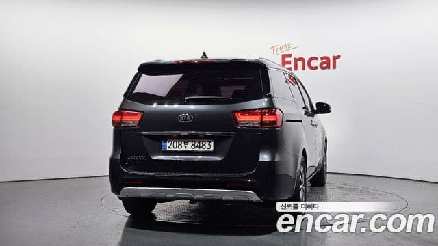 Kia All New Carnival Luxury, 2017 4