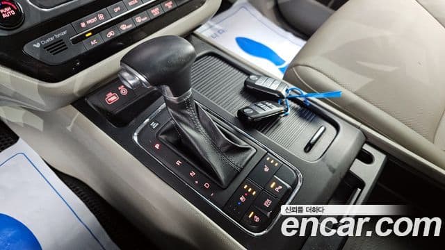 Kia All New Carnival Luxury, 2017 9