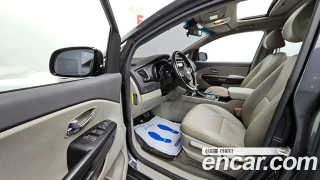 Kia All New Carnival Luxury, 2017 10