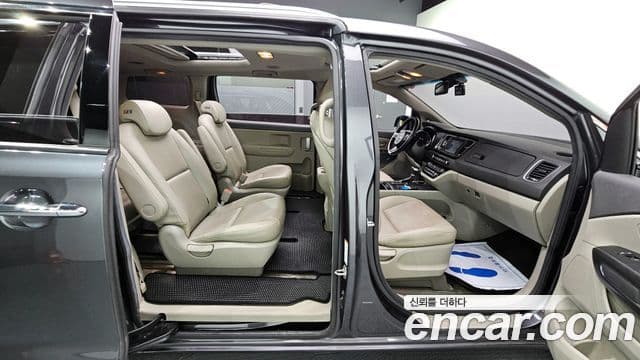 Kia All New Carnival Luxury, 2017 11