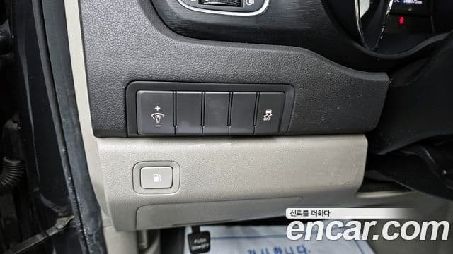 Kia All New Carnival Luxury, 2017 12