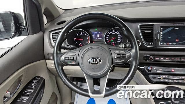 Kia All New Carnival Luxury, 2017 13
