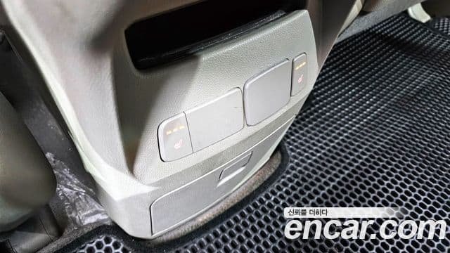 Kia All New Carnival Luxury, 2017 19