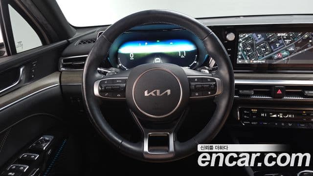 Kia K5 гибрид 3세대 Signature, 2023 13