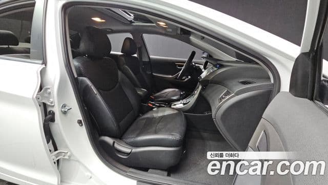 Hyundai Avante MD Premier, 2012 11