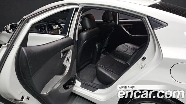 Hyundai Avante MD Premier, 2012 12