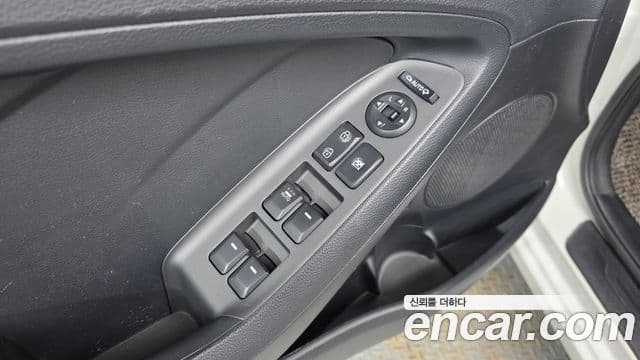 Kia K3 Trendy, 2015 12