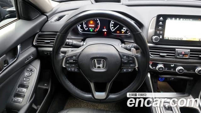Honda Accord 10세대 2.0 турбо Sport, 2018 13